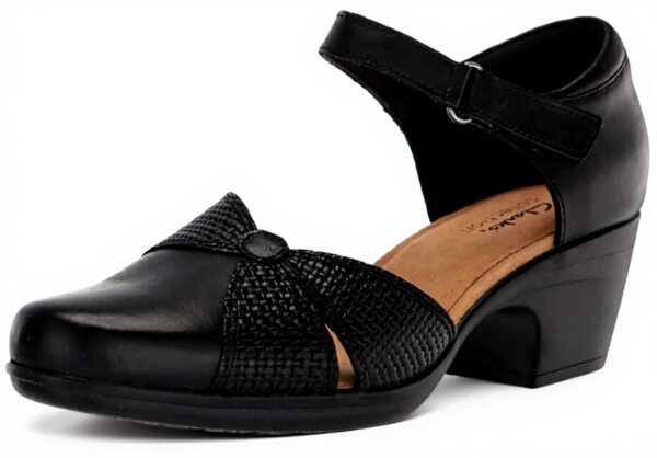 Clarks Women's Black Leather Court Shoes 26164673Pump